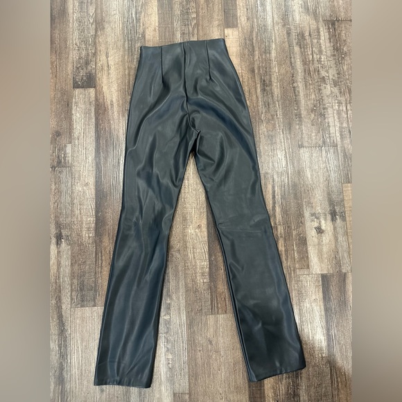 Pull-up pants with side zipper - Picture 2 of 2